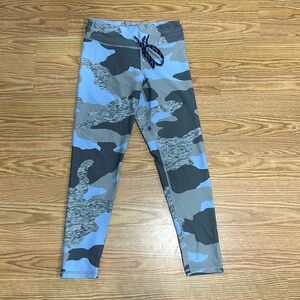 Aerie Women’s Camo Leggings Size Small